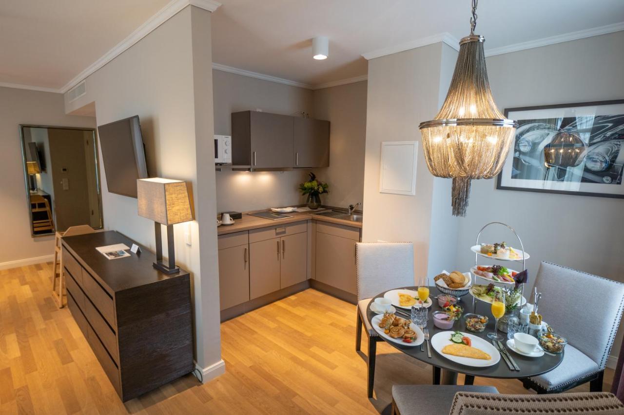 Vila Vita Rosenpark Marburg ภายนอก รูปภาพ A kitchen in a serviced apartment