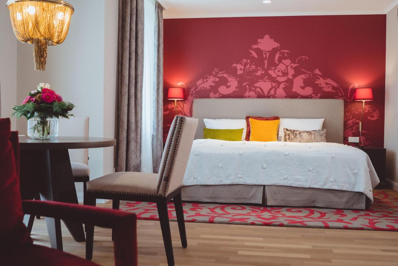 Vila Vita Rosenpark Marburg ภายนอก รูปภาพ A room at the hotel