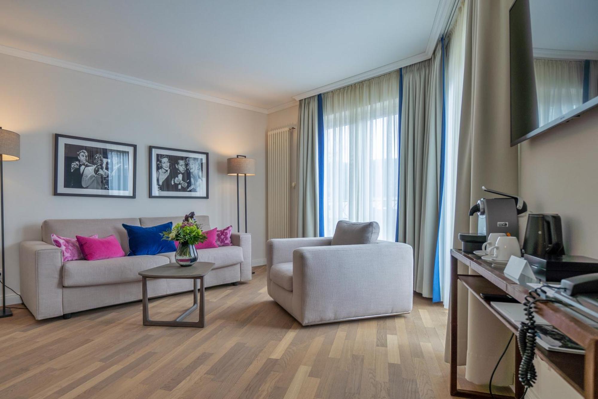 Vila Vita Rosenpark Marburg ภายนอก รูปภาพ A suite at the Hotel Axelmannstein