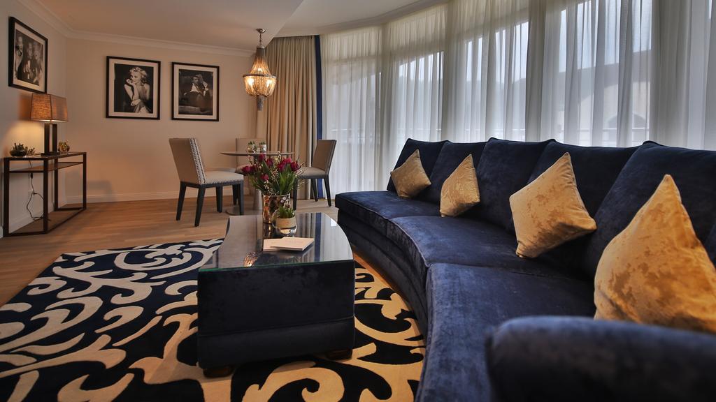 Vila Vita Rosenpark Marburg ภายนอก รูปภาพ A suite at the hotel