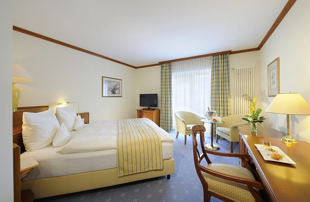 Vila Vita Rosenpark Marburg ภายนอก รูปภาพ A typical hotel room
