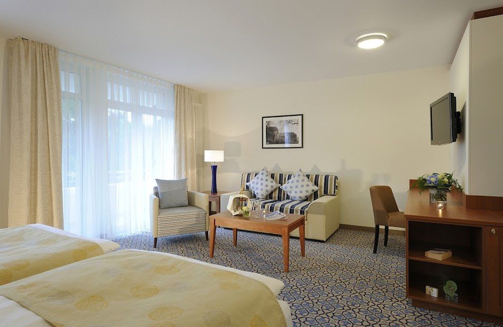 Vila Vita Rosenpark Marburg ภายนอก รูปภาพ A typical hotel room